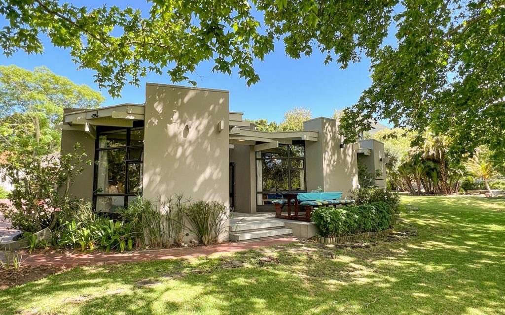 Child friendly holiday rental with garden in Hout Bay Cape Town