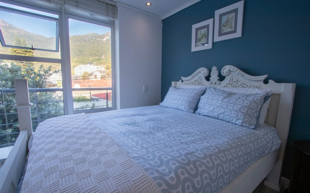 Victoria Views holiday rental unit with views in Hout Bay