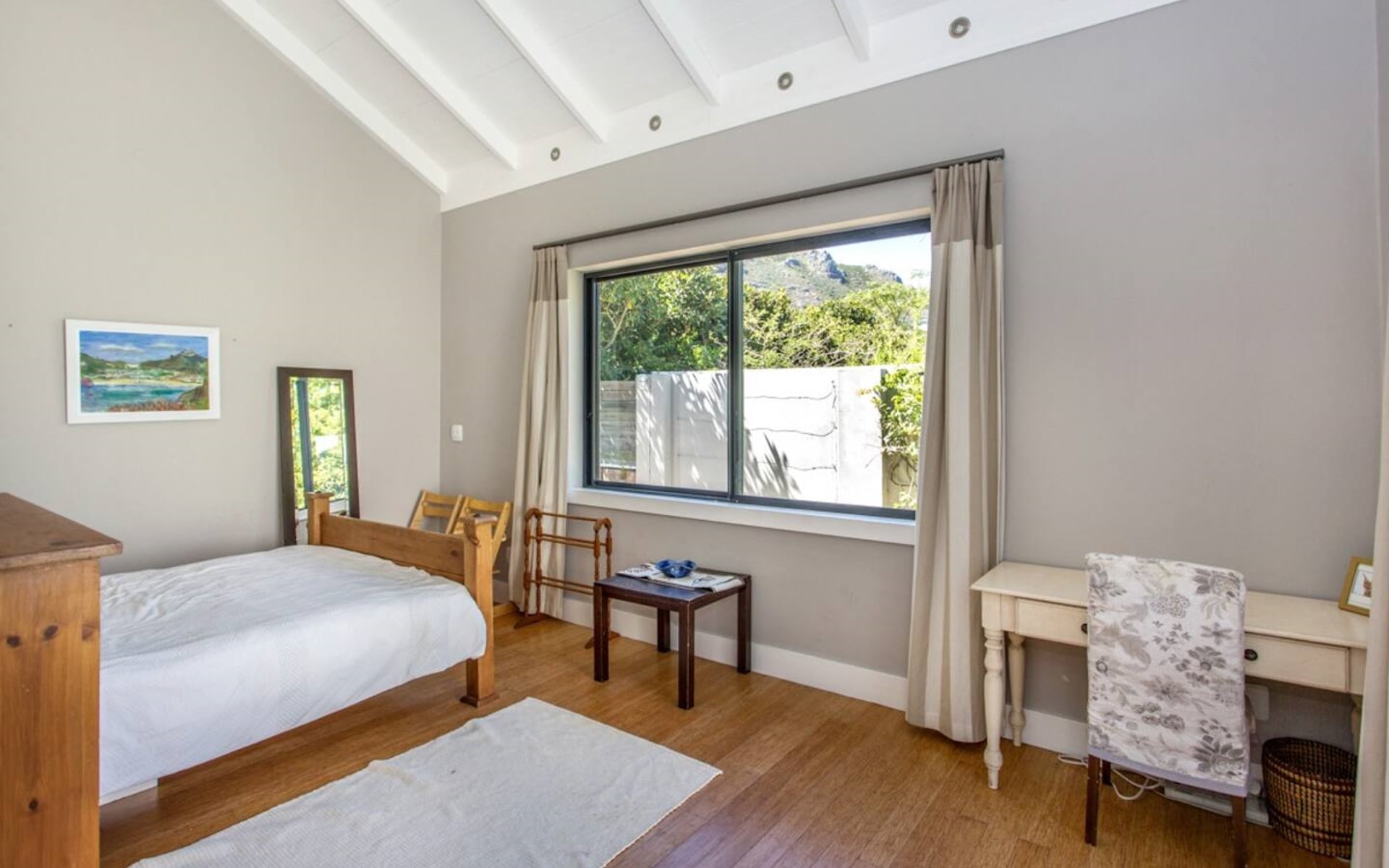 Luxury family home rental in Hout Bay sleeps 9