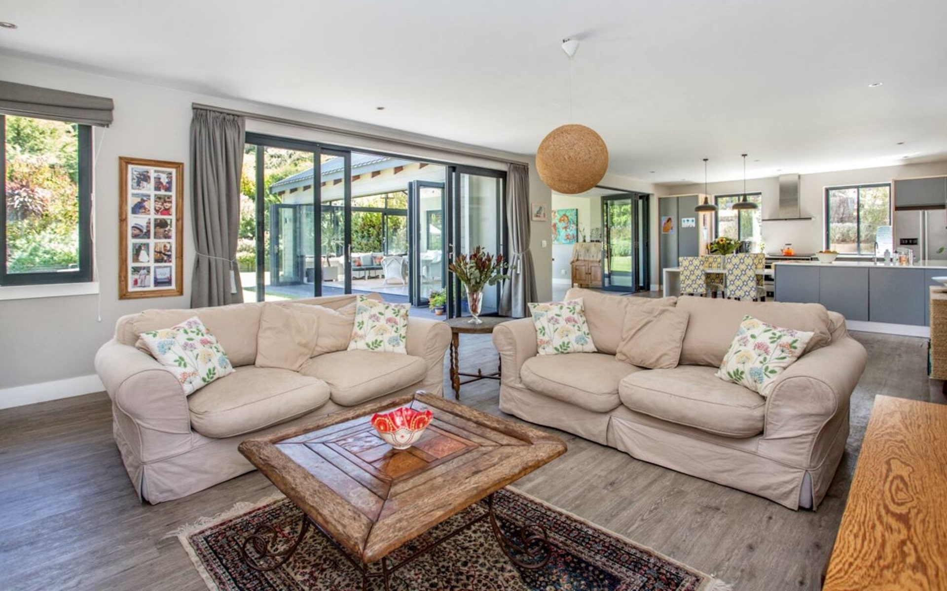 Luxury family home rental in Hout Bay with cosy lounge